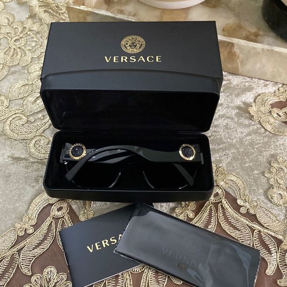 Versace 55MM sunglasses - Picture 7 of 13